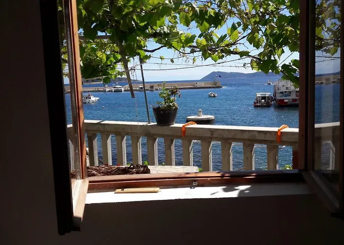 Anka's Daire Komiža