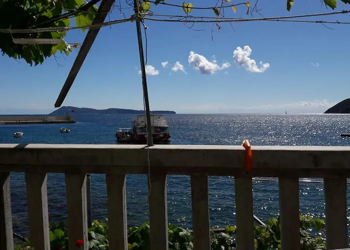 Anka's Daire Komiža