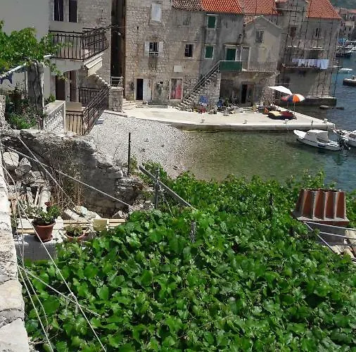 Anka's Daire Komiža